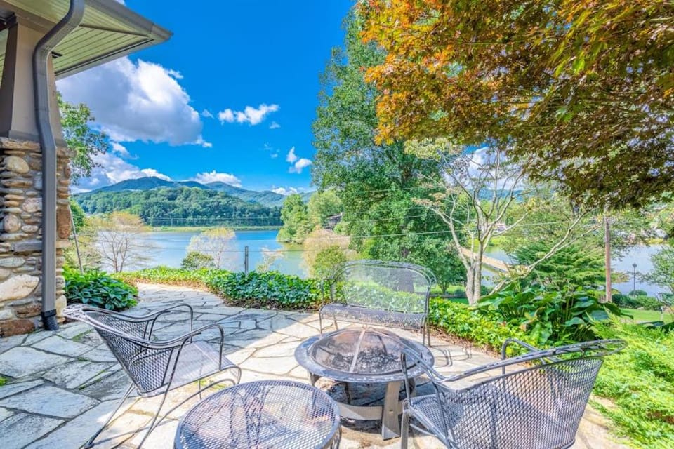 Bishops Retreat House in Lake Junaluska