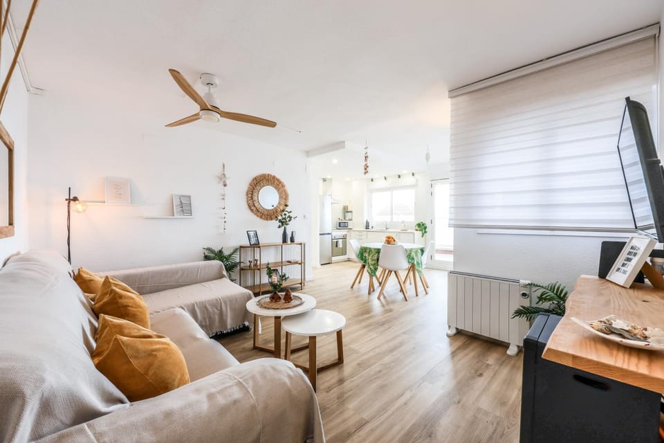 Communal lounge/ TV room, TV and multimedia, Living room