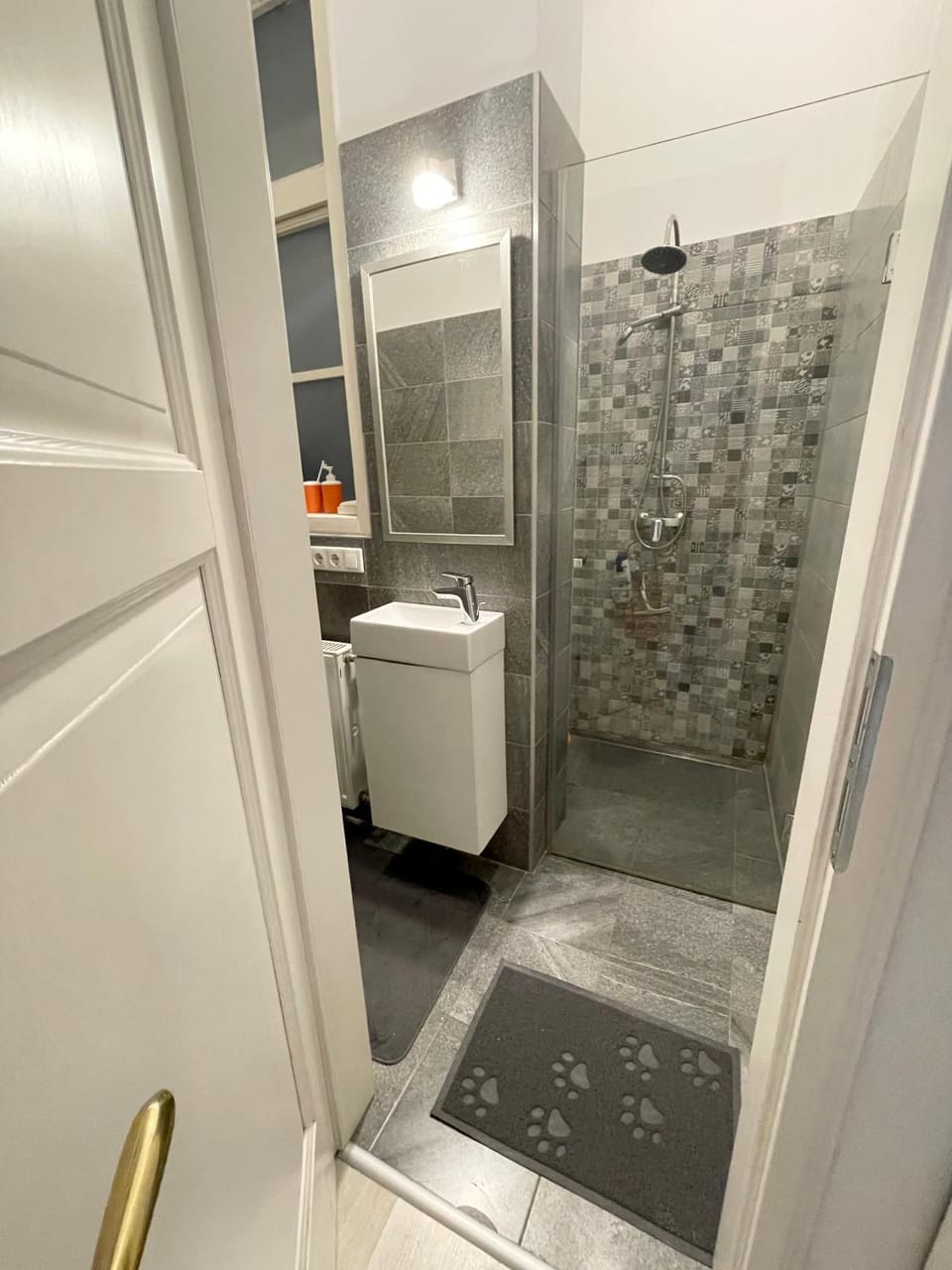 Shower, Toilet, Bathroom