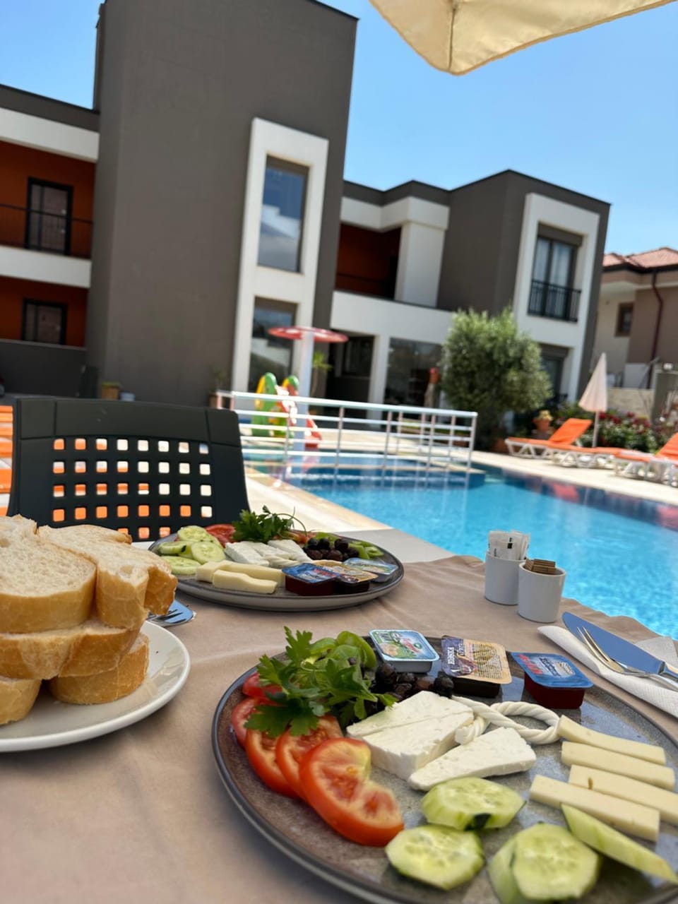 Pool view, Swimming pool, Breakfast