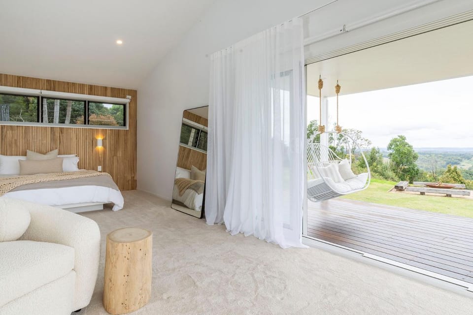 Bed, Seating area, Bedroom
