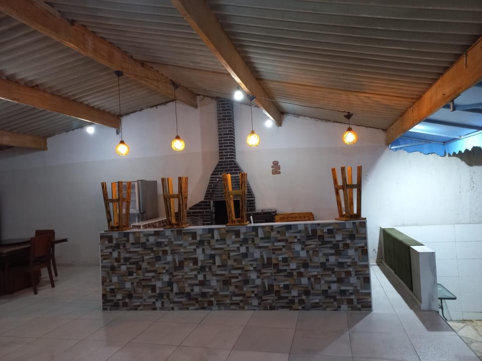Seating area, Area and facilities
