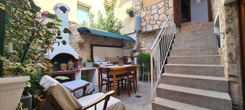 BBQ facilities, Balcony/Terrace