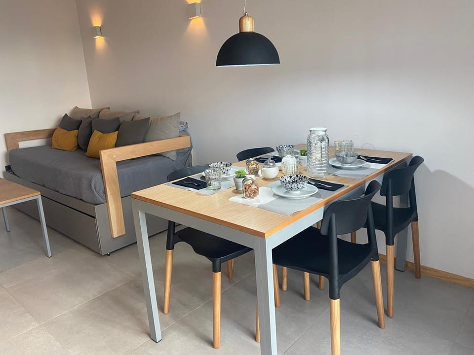 Living room, Seating area, Dining area
