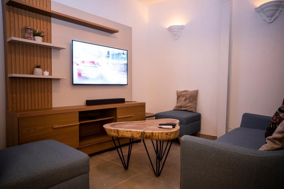 Casa Quero 915 4BR House Old City rooftop jacuzzi AC full Wifi House in Cartagena