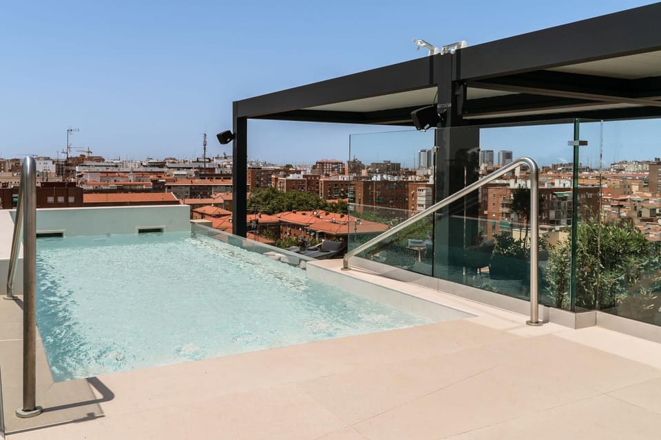 Balcony/Terrace, Swimming pool