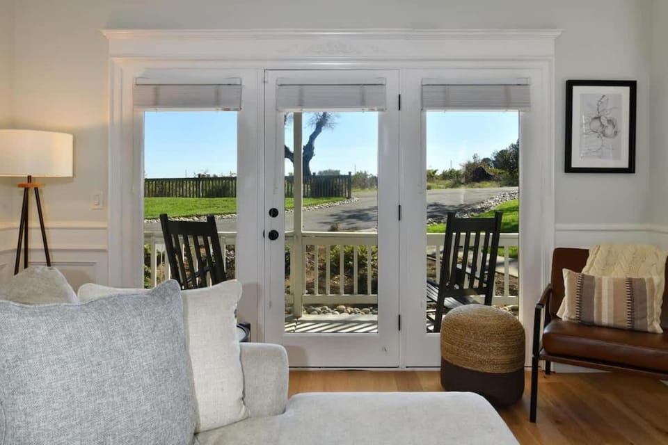 Moore Family Farmhouse - Wine Tastings Included House in Forestville