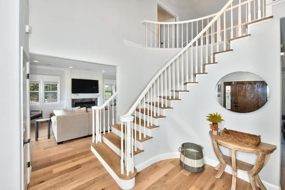 Moore Family Farmhouse - Wine Tastings Included House in Forestville