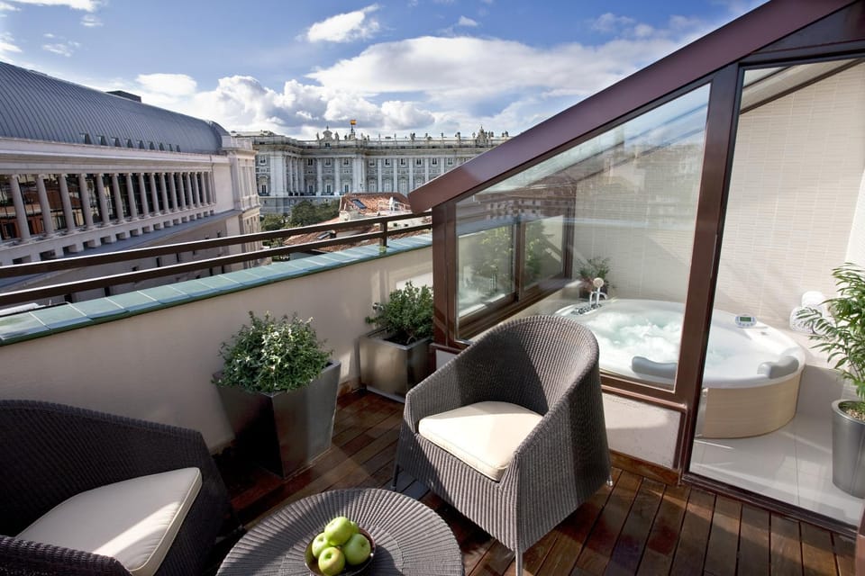 View (from property/room), Balcony/Terrace, Spa and wellness centre/facilities