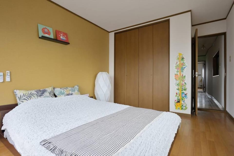 Bed, Photo of the whole room, Bedroom, wardrobe