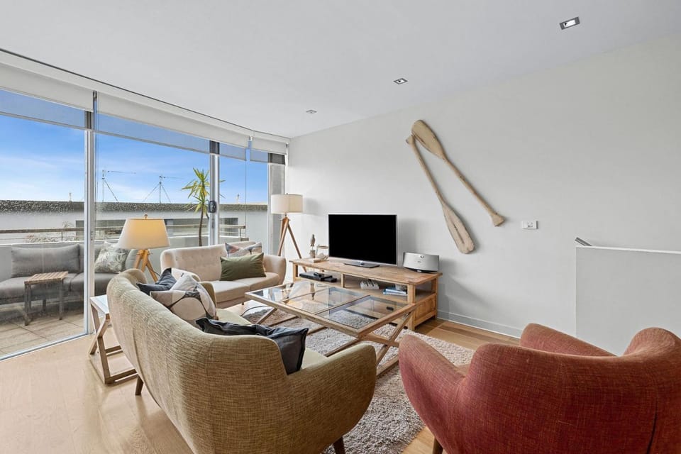 A Touch Of Class Apartment in Lorne