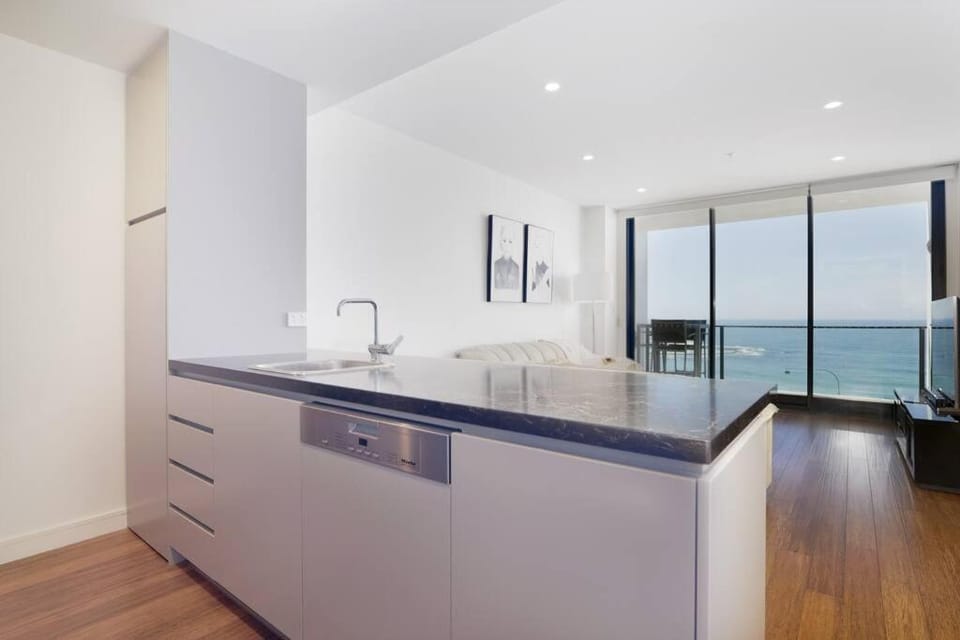 Kitchen or kitchenette, Sea view