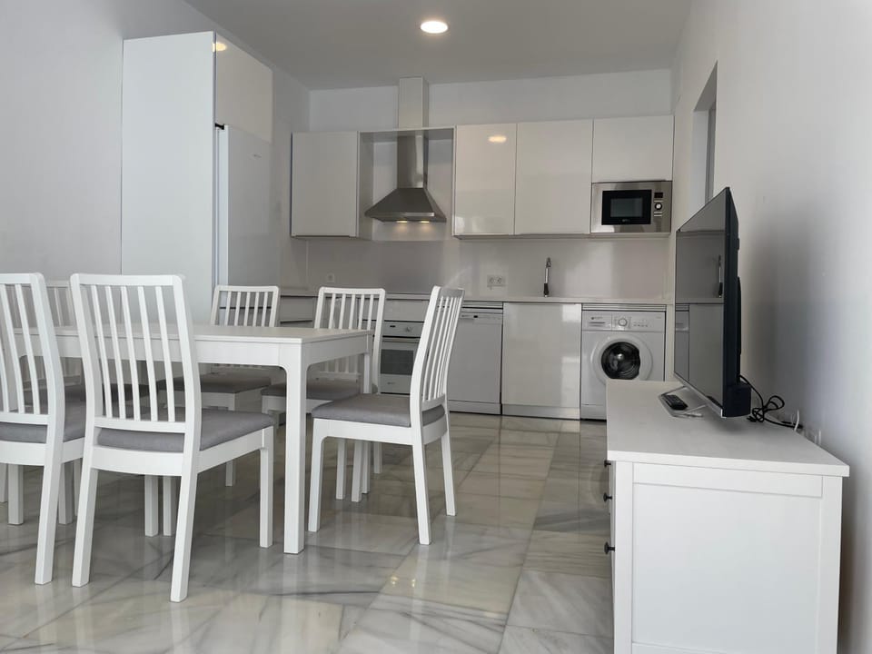 TV and multimedia, Kitchen or kitchenette, Dining area