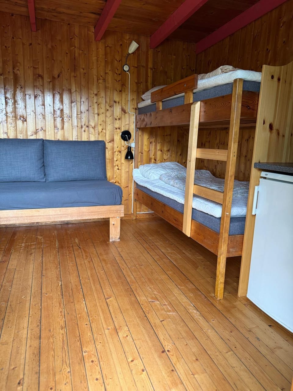 Photo of the whole room, Seating area, bunk bed