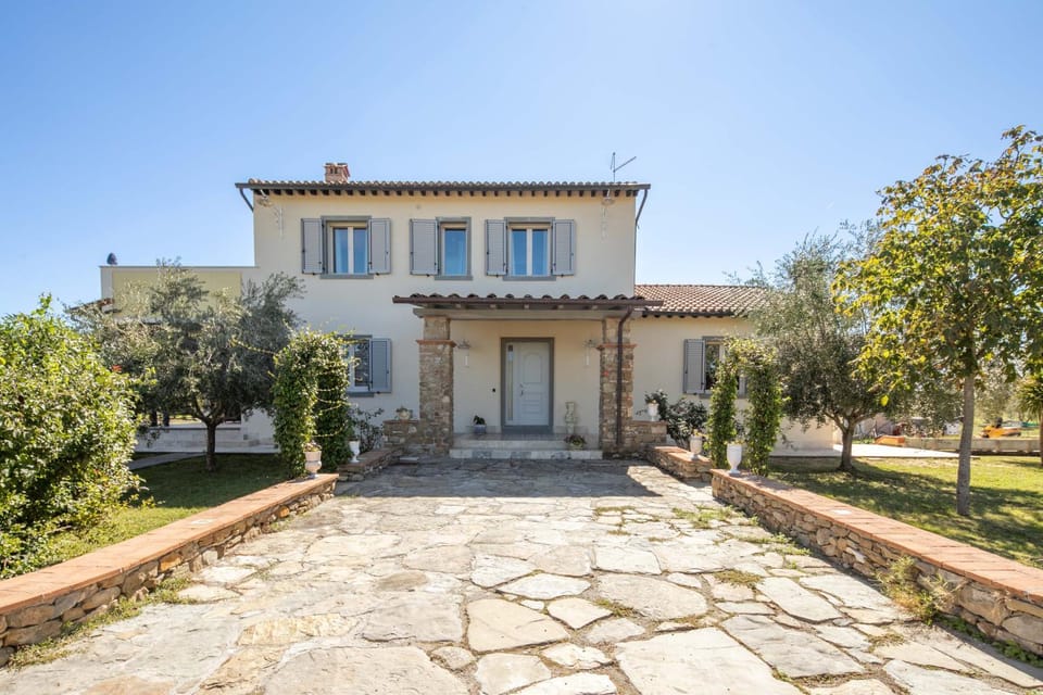Property building, Facade/entrance, Garden