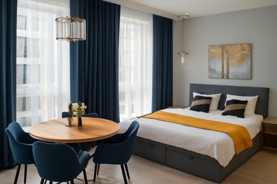 Bed, View (from property/room), Photo of the whole room, Decorative detail, Dining area, heating