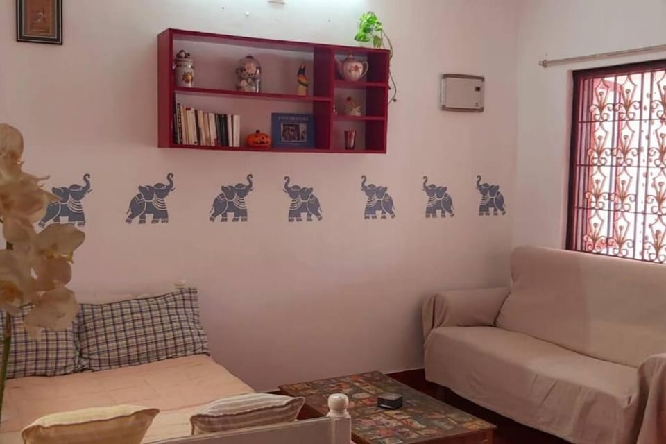 Sylvie Cottage (SF)- Near White Town & Beach Apartment in Puducherry