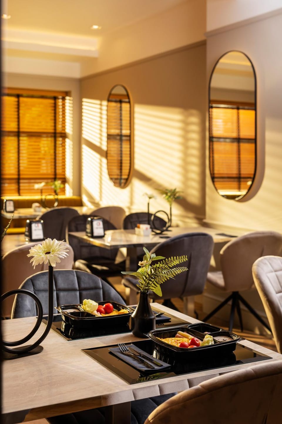 Restaurant/places to eat, Food, Breakfast