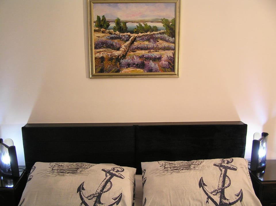 Bed, Decorative detail