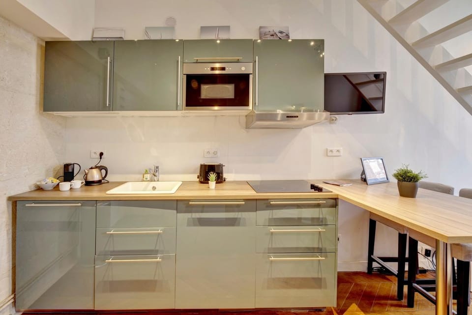Kitchen or kitchenette
