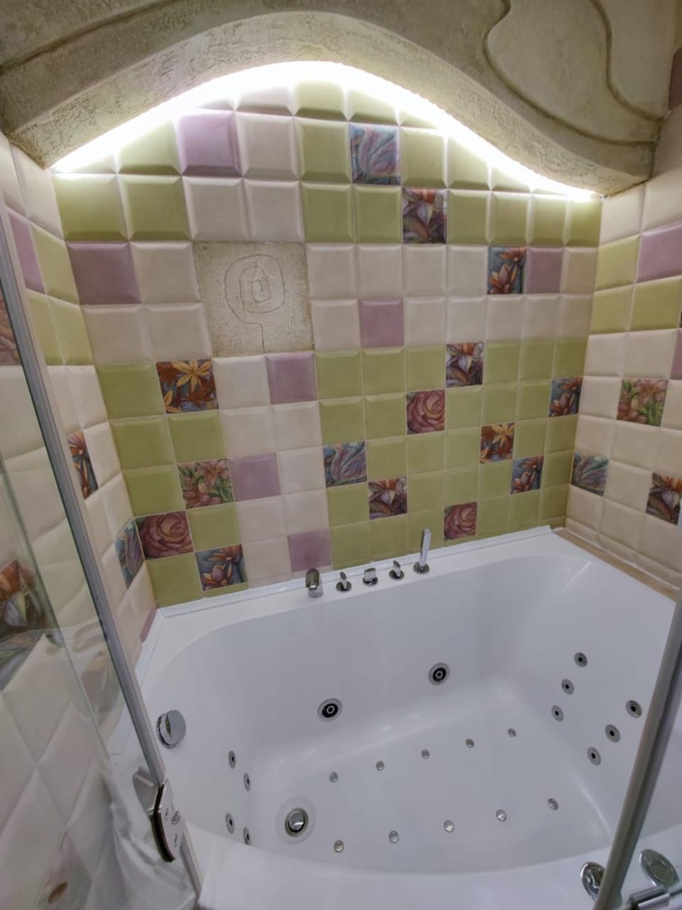 Shower, Hot Tub, Bathroom, Bath