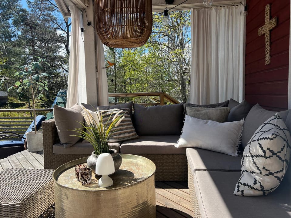 Patio, Day