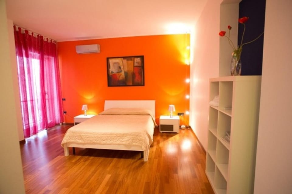 Bed, Photo of the whole room, Bedroom, air conditioner