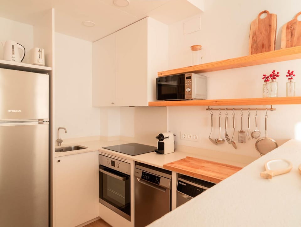 Kitchen or kitchenette, kitchen