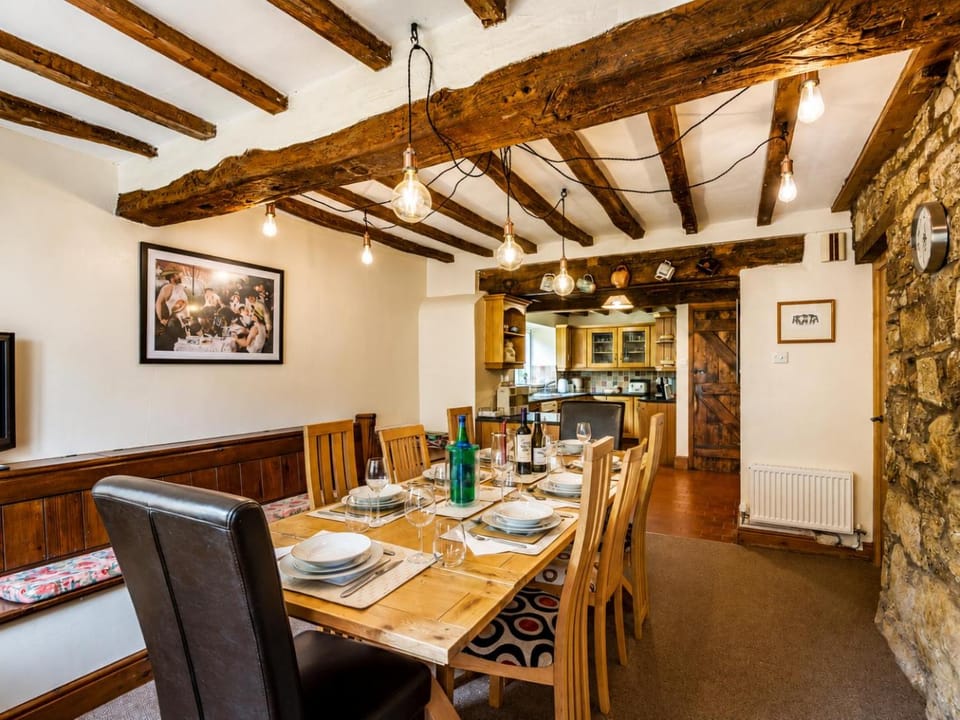 Cynynion Uchaf Farmhouse - 18th Century, Welsh Borders, Breathtaking Views Farm Stay in England
