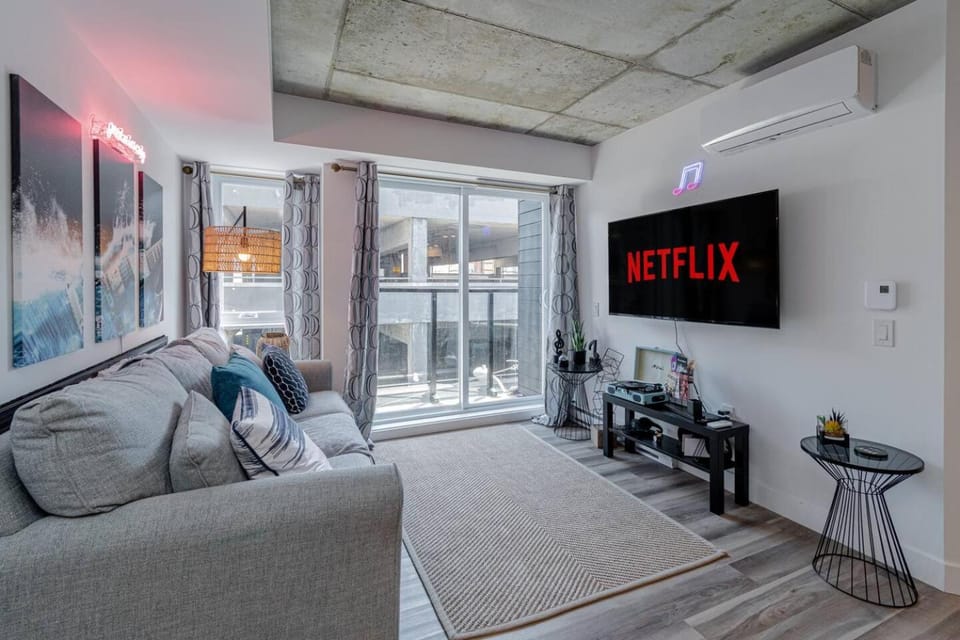 2CH - ACGymRooftop poolSmart TV Apartment in Quebec City