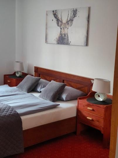 Bed, Living room, Photo of the whole room, Bedroom