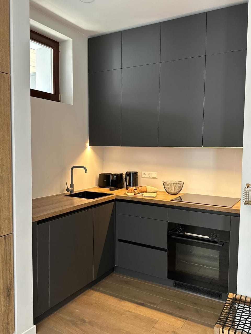 Kitchen or kitchenette, pet friendly, stove