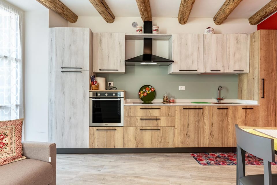Kitchen or kitchenette, Living room
