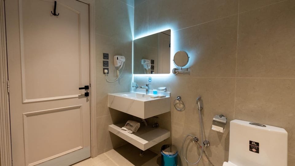 Shower, Bathroom, towels