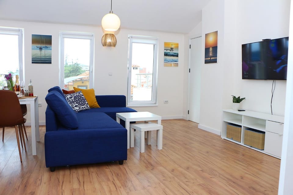 Communal lounge/ TV room, TV and multimedia, Living room, Seating area