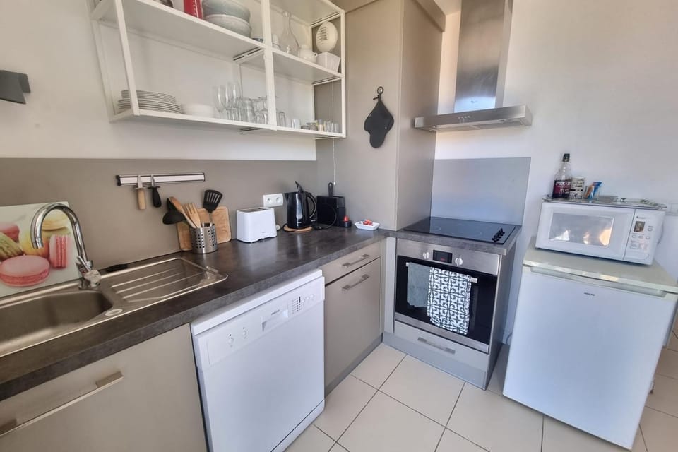 Nice Cocoon 45 M With Balcony Near The Beach Apartment in Arcachon
