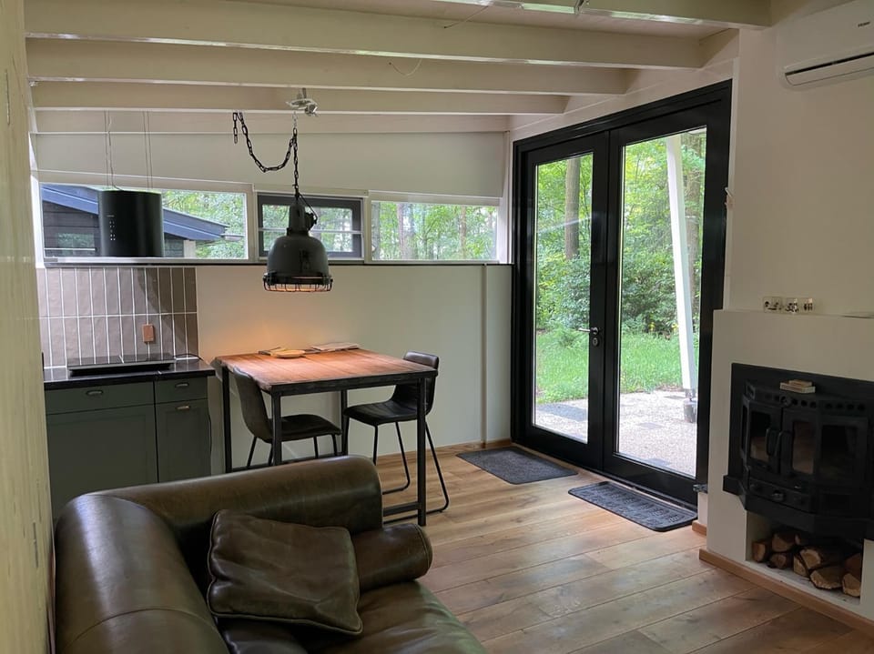 Kitchen or kitchenette, Dining area, Garden view, flat iron