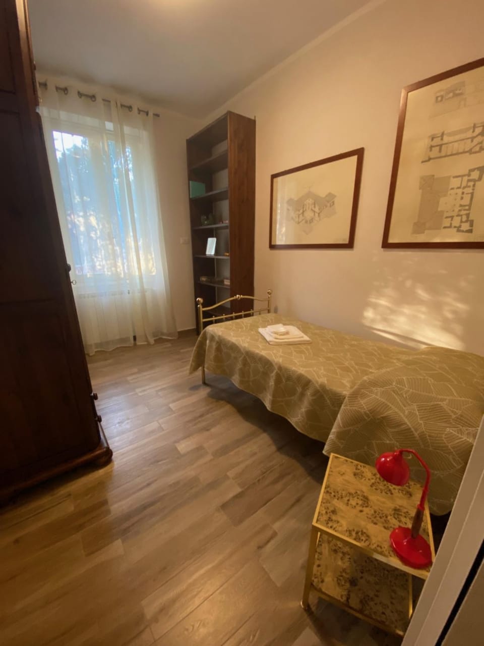 Photo of the whole room
