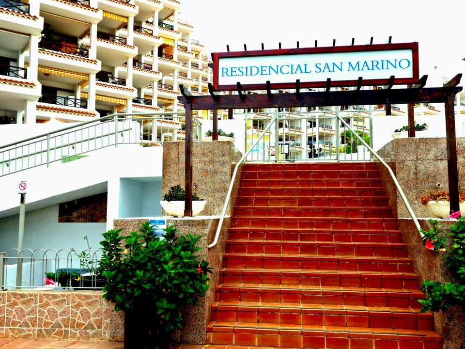 Luxury San Marino apartment & pool view House in Los Cristianos