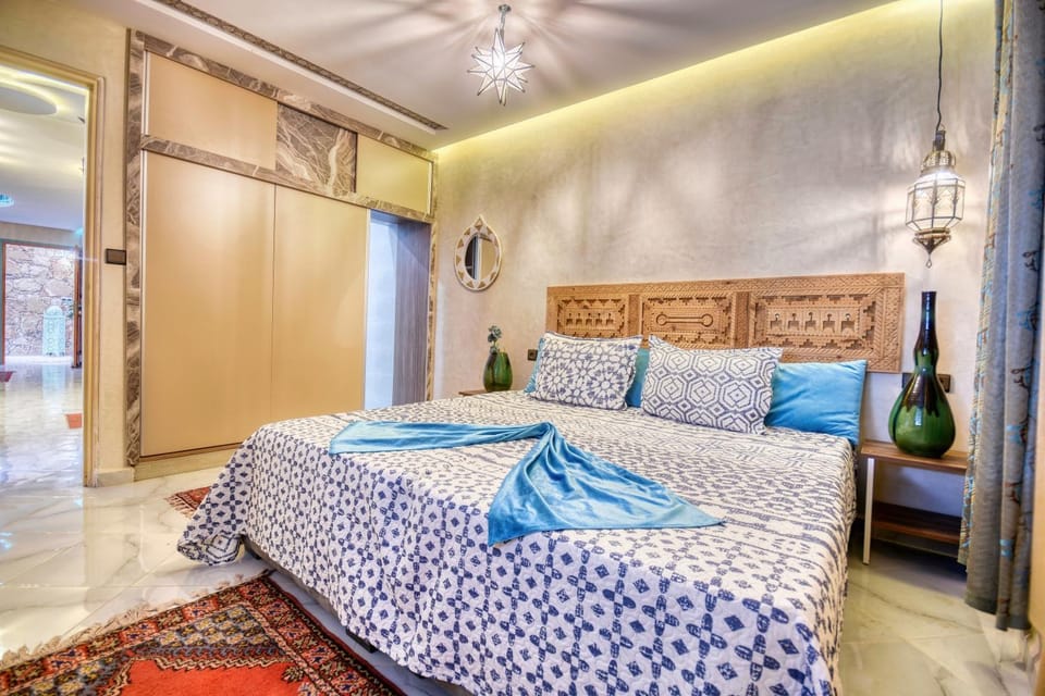 Bed, Bathroom, Bedroom