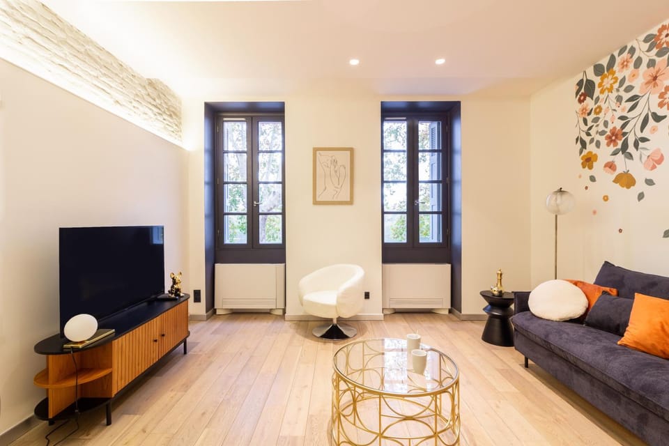 TV and multimedia, Living room, River view