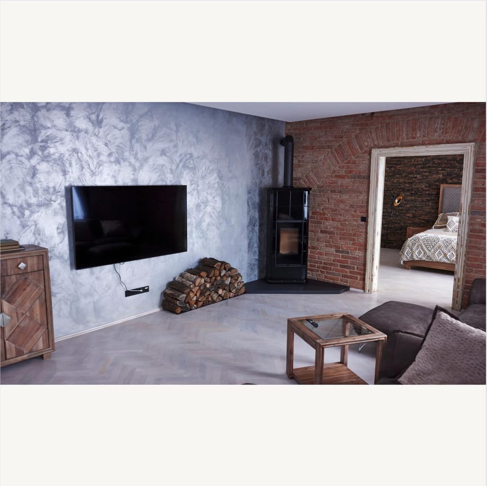 Communal lounge/ TV room, TV and multimedia, Living room, Seating area