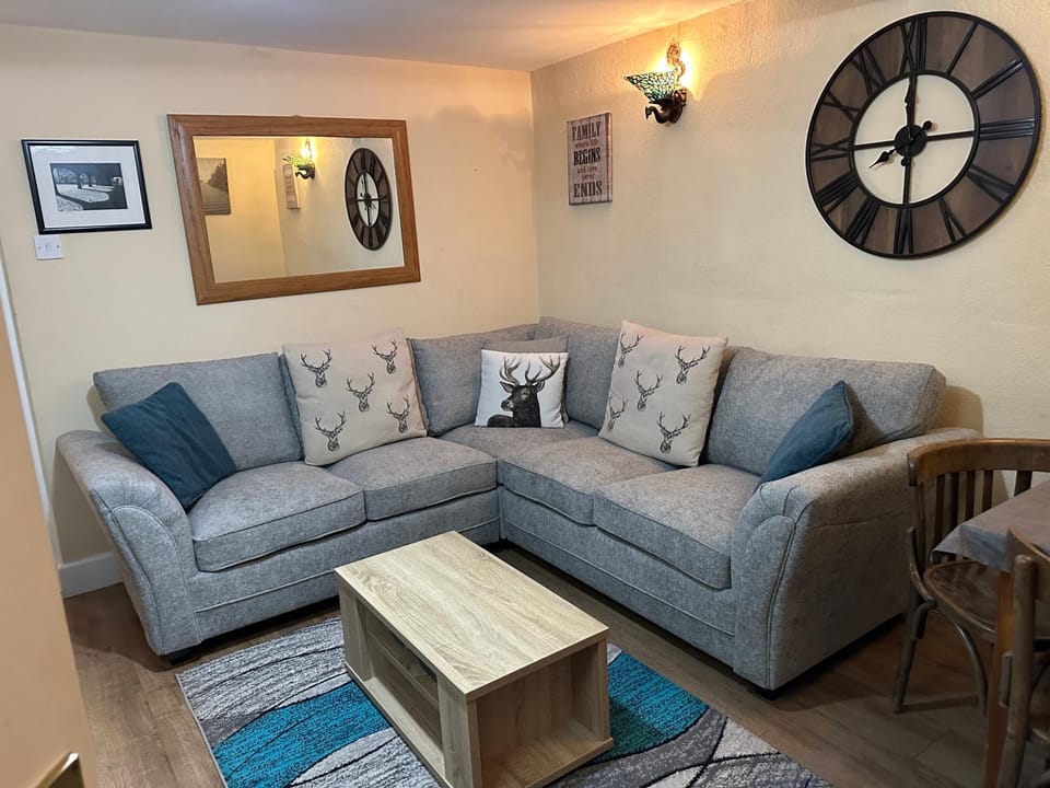 Llanidloes Townhouse-pet-friendly-sleeps 7-Mid Wales Apartment in Wales