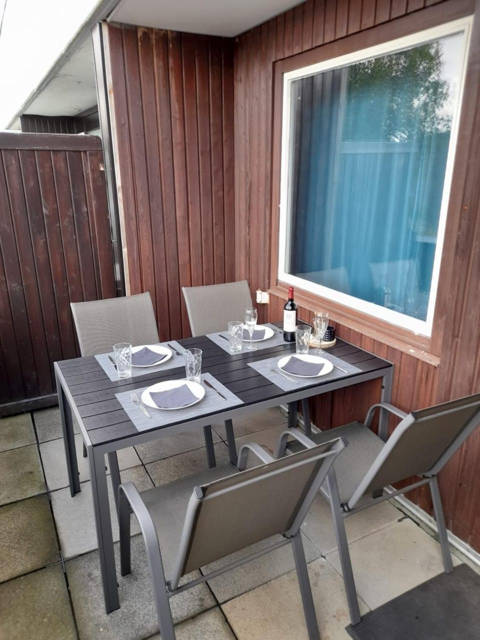 Seating area, Dining area