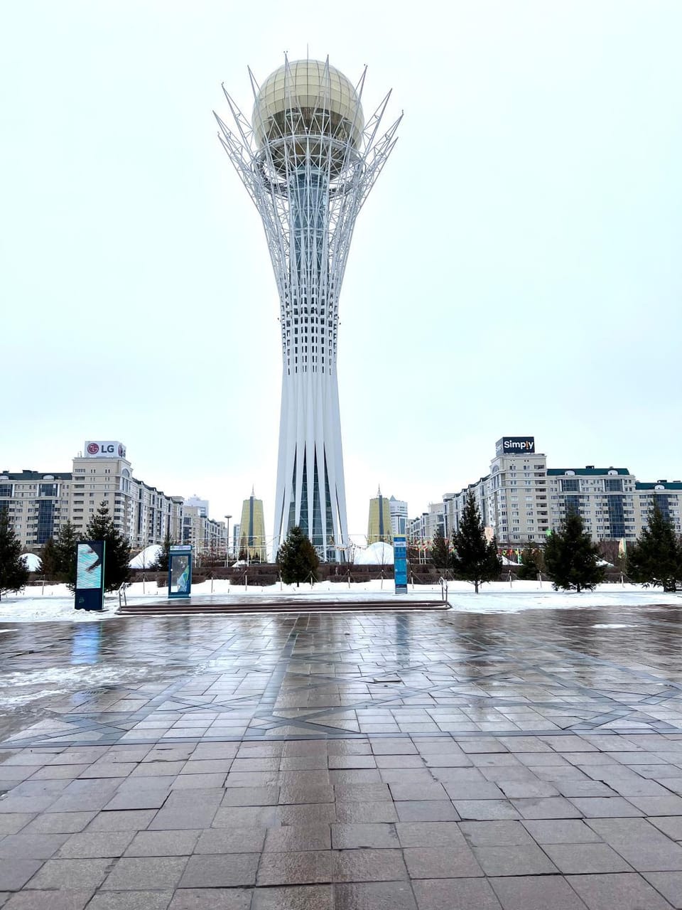 Nearby landmark, Day