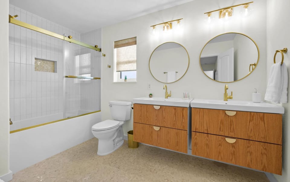 Shower, Toilet, Bathroom, Bath