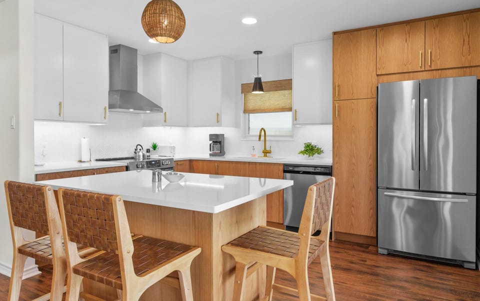 Kitchen or kitchenette, Dining area, dishwasher, minibar, pet friendly, stove