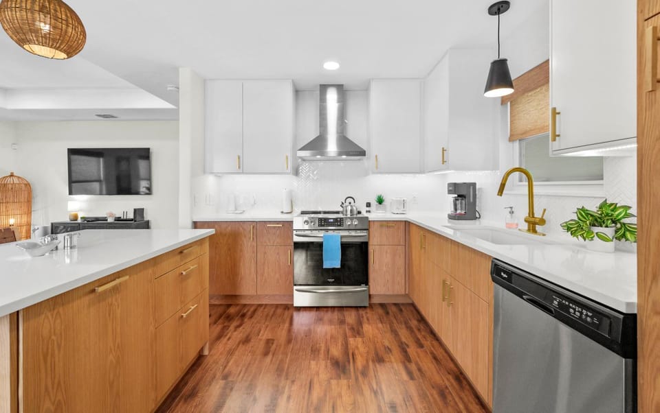 Kitchen or kitchenette, dishwasher, minibar, pet friendly, stove, toaster