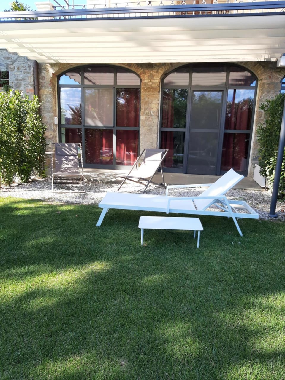 Patio, Garden, Garden view, sunbed