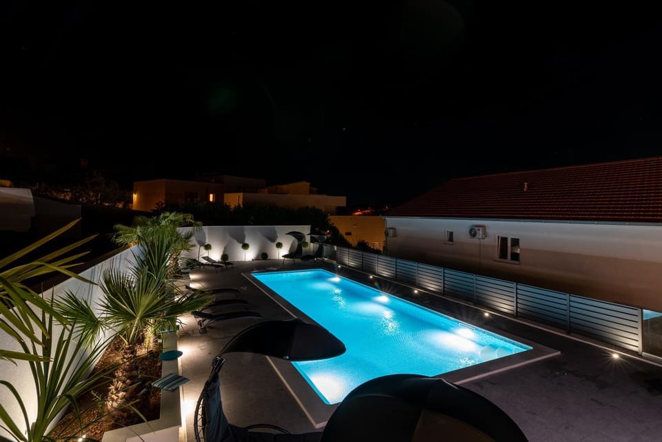 Bird's eye view, Swimming pool, Swimming pool
